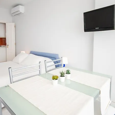 Cubo's Estudio Castillo De Santa Clara *