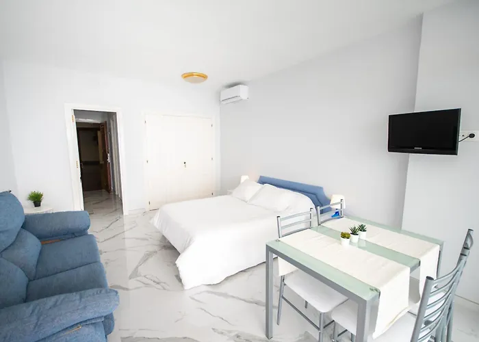 Cubo's Estudio Castillo De Santa Clara Apartamento *