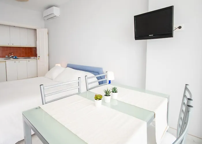 Cubo's Estudio Castillo De Santa Clara *