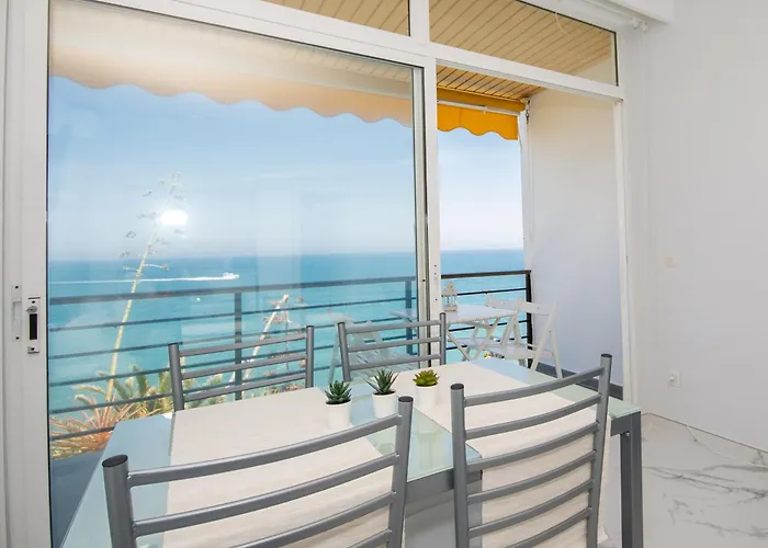 Cubo's Estudio Castillo De Santa Clara *