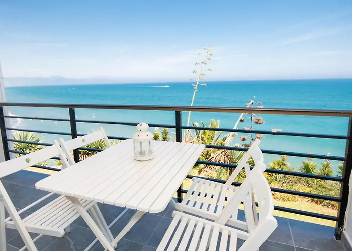 Cubo's Estudio Castillo De Santa Clara 아파트 *